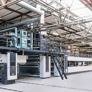 Die gigantischen Wellpappenanlagen von BHS Corrugated können bis zu 200 Meter lang sein.  (Bild: BHS Corrugated)