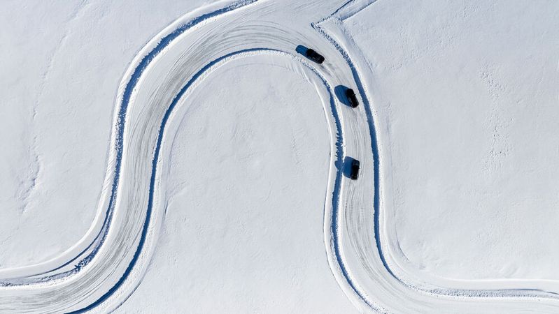 Viele Autohersteller und Zulieferer testen jedes Jahr in Nordschweden die funktionsweise ihrer Systeme auf Schnee und bei extremer Kälte.(Bild:  Audi)