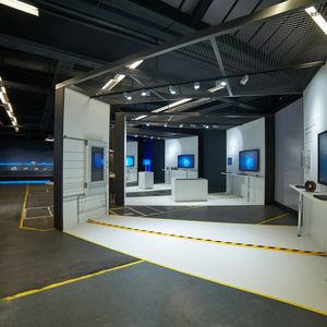 In der neuen "Arena der Digitalisierung" in Bad Neustadt an der Saale zeigt Siemens auf über 800 Quadratmetern Kunden und Partnern, wie Digitalisierung in der Metallbearbeitung und Motorenproduktion eingesetzt wird und welche Ergebnisse damit erzielt werden können.