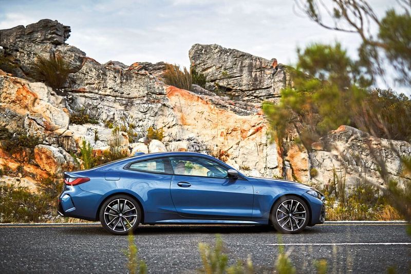 Motorseitig kommt erstmals ein neuer Sechszylinder-Benziner mit 275 kW/374 PS zum Einsatz. (BMW)