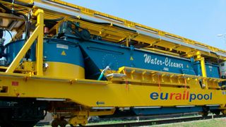 Bahnschotteraufbereitung mit Leiblein Kratzband-Schrägklärer (Bild: Leiblein GmbH)