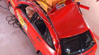 ADAC fordert Verbesserungen: Der seit 2006 vorgeschriebene Lkw-Unterfahrschutz hilft, aber offenbar nicht genug. (Foto: ADAC)