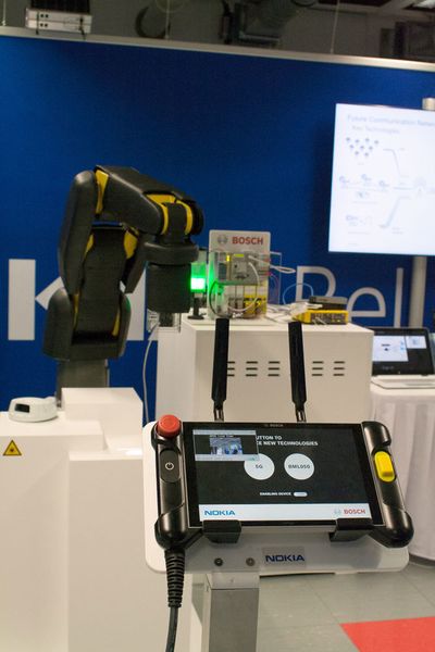Gemeinsam mit Bosch demonstrierte Nokia industrielle 5G-Anwendungen am Beispiel eines Notaus. (Srocke)