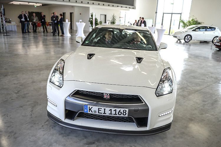 Dank des nahe gelegenen Bosch-Prüfzentrums mit seiner Hochgeschwindigkeitsbahn eignet sich das Boxberg-Forum auch gut für Nissan-GTR-Präsentationen. (Foto: Nissan)