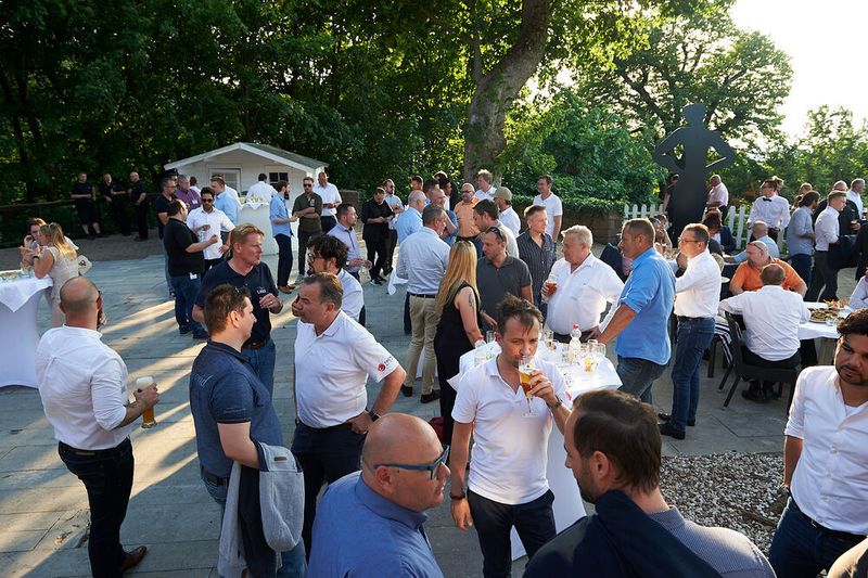 Sommerlicher Empfang in der Abend-Location hoch oben über Heidelberg (Trend Micro)