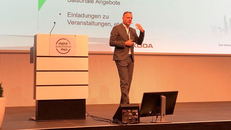 „Der wesentliche Schlüssel zum Erfolg ist, dass der Händler den Kunden nach der Einrichtung seines Kundenkontos anmeldet“, sagte Peter Lorenzen.(Bild:  Seyerlein/»kfz-betrieb«)