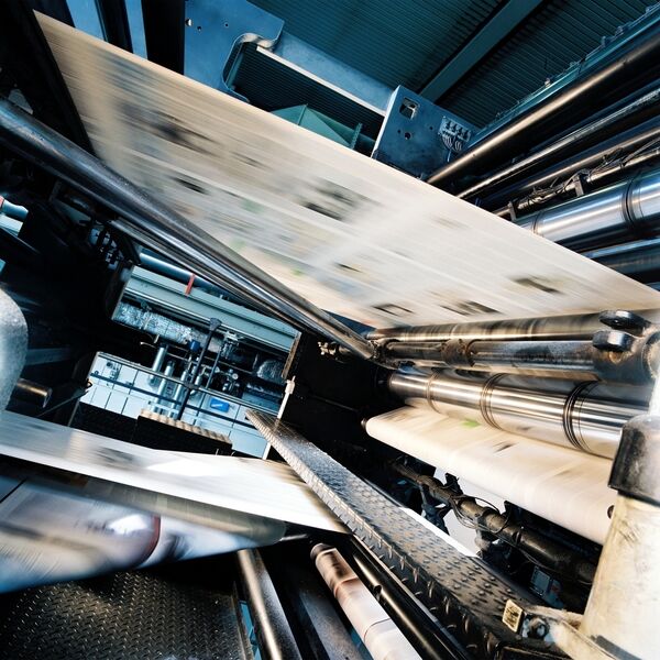Moderne Automatisierungstechnik  garantiert auch bei hohen Geschwindigkeiten hohe Druckqualität. Druckmaschinenhersteller haben für ihre speziellen Anforderungen die Wahl zwischen verschiedenen Maschinenkonzepten. (Archiv: Vogel Business Media)
