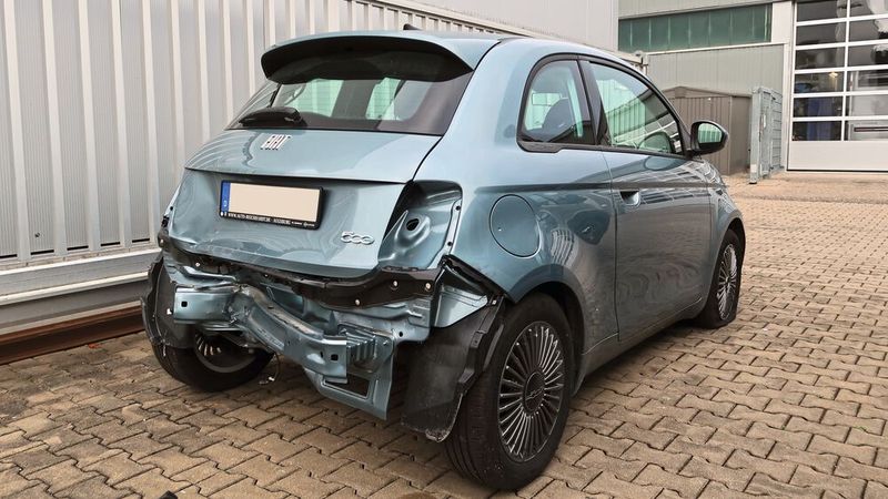 Elektrisch angetriebene Fahrzeuge benötigen weniger Wartung, weshalb mit einem schrumpfenden Werkstattgeschäft gerechnet wird. Das gilt es zu kompensieren.(Bild:  Diehl – VCG)