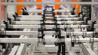 Neue Fertigungslinie für Cockpit-Querträger in Leamington, Kanada. (Foto: Elring Klinger)