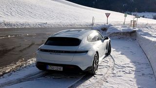 Mit dem Sport Turismo bringt Porsche die funktional bislang überzeugendste Taycan-Variante auf den Markt. (Rosenow/»kfz-betrieb«)