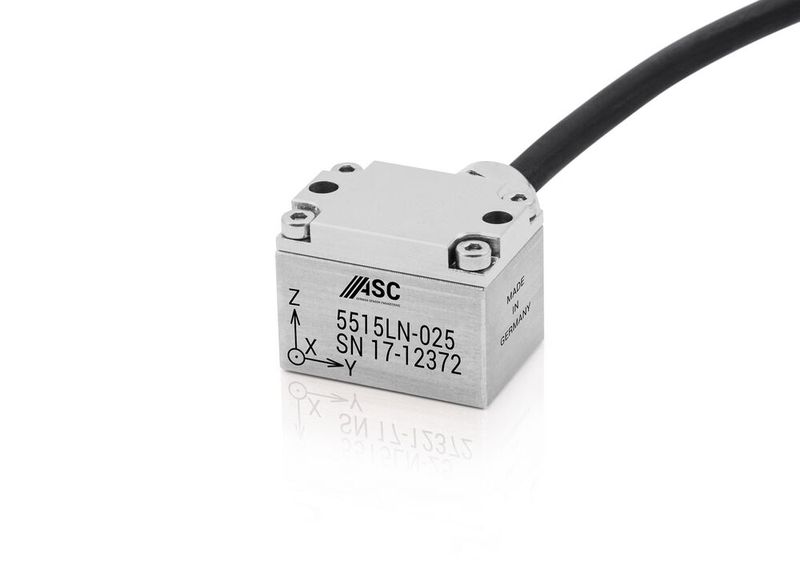 Verfügt über ein sehr gutes Signal-Rausch-Verhältnis: Der kapazitive triaxiale Beschleunigungssensor ASC 5515LN. (Bild: ASC GmbH)