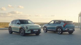 Der EV3 sieht wie eine kleinformatige Version des großen Stromers EV9 aus. (Bild: Kia)