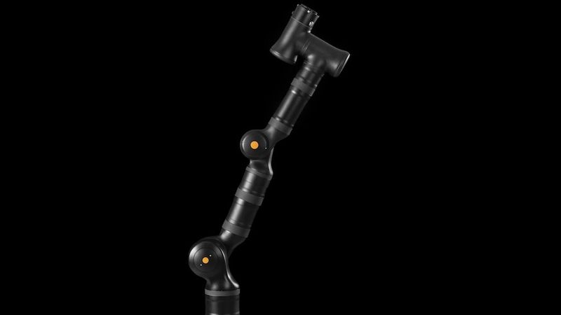 KR810 Edge Edition – einer der fünf 7-Achsen Cobots von Kassow Robots mit dem in den Roboterfuß integrierten Controller.(Bild:  Kassow Robots)