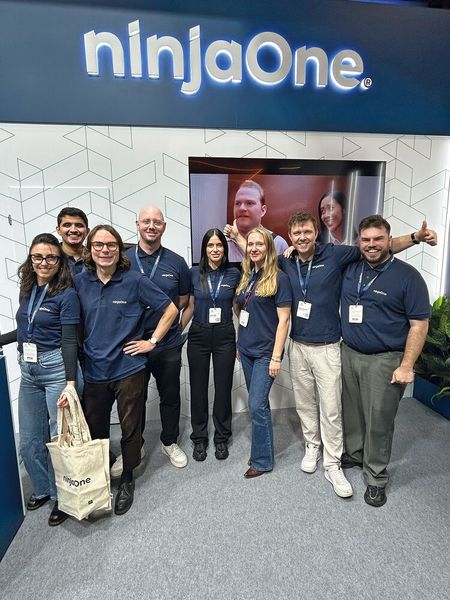 ninjaOne ist mit einem großen Team angereist (Bild: Vogel IT-Medien)