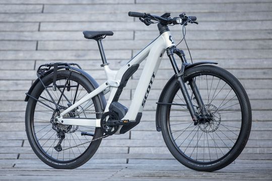 Die mit 750 Wh üppig dimensionierte Batterie hat der Hersteller ebenfalls im Rahmen versteckt.(Bild:  Scott / Daniel Geiger)