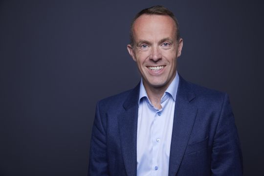 Mark Moffat: „Fertigungsunternehmen benötigen eine Produktionsumgebung, die genau so funktioniert, wie sie entworfen wurde. Unsere neue Partnerschaft mit Siemens bringt zwei Unternehmen zusammen, die jeweils einen entscheidenden Teil des Puzzles besitzen."(Bild:  IFS)