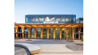 Beim Reifenhersteller Michelin läuft es, wie bei vielen Autozulieferern, nicht wirklich rund. Nachdem man für das dritte Quartal 2025 das Ergebnis senken musste, befürchtet man für 2026 keine wirkliche Verbesserung der Geschäfte. (Bild: Michelin)