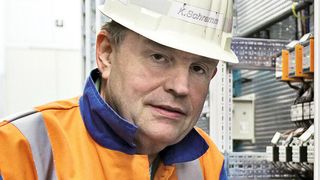„Seit 15 Jahren setzen wir Wago-Federklemmtechnik ein und hatten bisher keine Schwierigkeiten“, meint der Bereichsleiter für elektrische Instandhaltung Klaus Schramm von RWE Power. (WAGO)