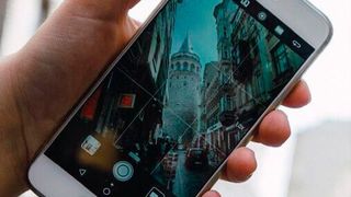 Wer diese fünf Tipps beachtet und im Urlaub wachsam bei jeglicher Kommunikation im Internet ist, hat beste Chancen, die Ferien ohne Cyberfrust zu genießen. (Bild: frei lizenziert sulox32 - Pixabay)