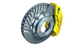 Schnittbild der Carbon-Keramik-Bremsscheibe: Speziell geformte Kühlkanäle sorgen für eine effiziente Innenkühlung. (Archiv: Vogel Business Media)