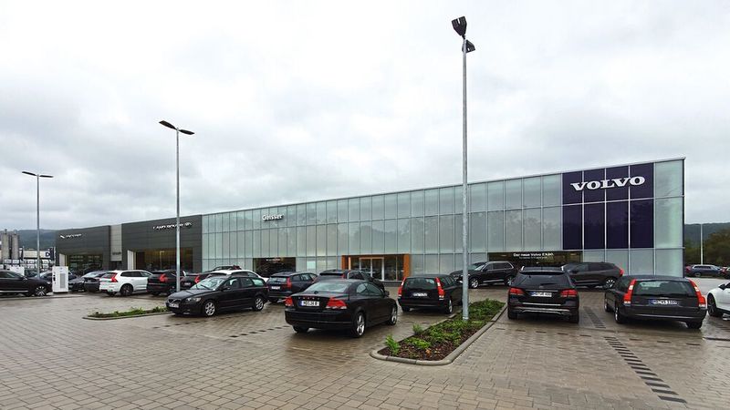 Das jüngste Autohaus von Stefan Geisser in Leimen ist 8.000 Quadratmeter groß.(Bild:  Mauritz – VCG)