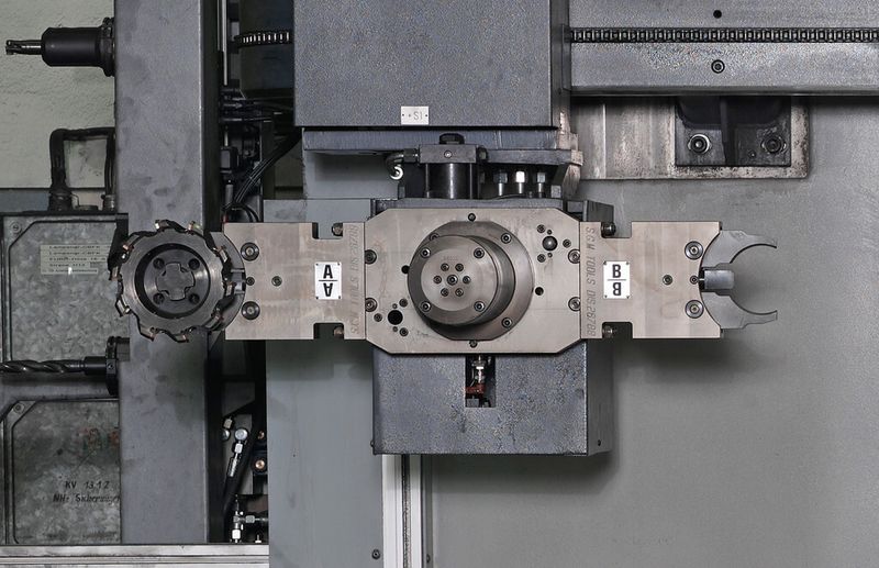 Bild 3: Die Bohr- und Fräswerkzeuge werden über einen automatischen Werkzeugwechsler eingesetzt. (Bild: Herkules)