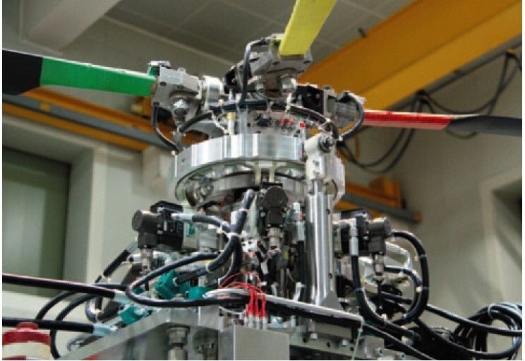 META: aktive Rotorsteuerung mittels Mehrfach-Taumelscheibe (Bild: DLR)