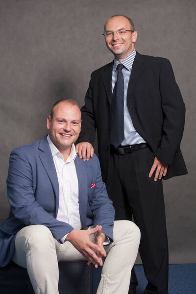 Pavel Vrba (links) und Petr Hais (rechts) - die beiden Gründer von eParkomat. (eParkomat)