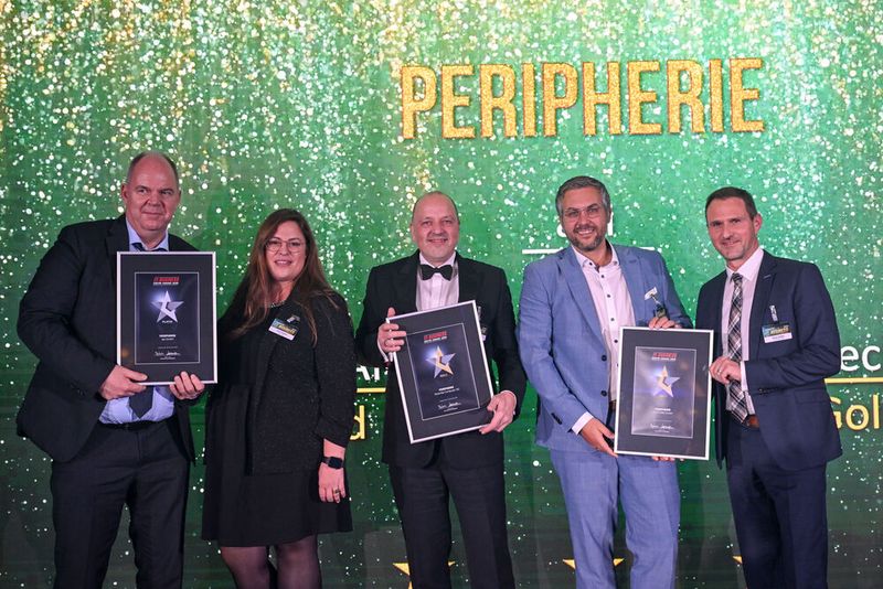 v. l.: Der Platin-Award geht an Api (Achim Heyne und Julia Palmen), Gold gewinnen Bluechip Computer (Sven Buchheim) sowie Systeam (Matthias Mitlacher und Oliver Reiter)  (Bild: Vogel IT-Medien)