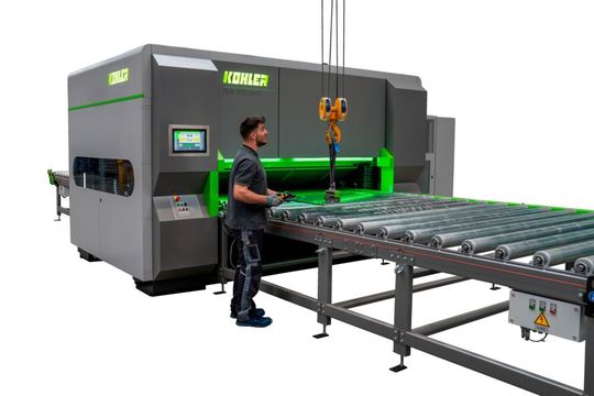 Die Teilerichtmaschine Peak Performer 90P hat ein schlankes Maschinenkonzept und funktionale Designkomponenten. (Bild:  Kohler)