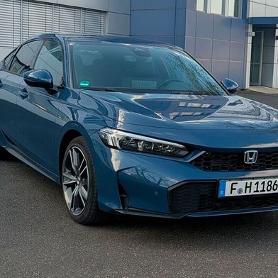 Das Design des aktuellen Honda Civic ist ein wenig wie eine Zeitreise in die Vergangenheit.  (Bild: Simon – VCG)
