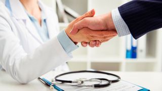 Ein modernes „Contract Lifecycle Management“ kann die Compliance erleichtern (© Stasique - stock.adobe.com)