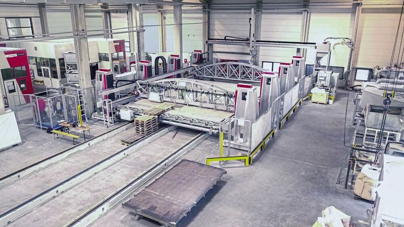 Assembly of the VX9000 at the Voxeljet site in Friedberg. (Image:Voxeljet AG)