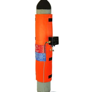 Die Heizmäntel für Gasflaschen von DENIOS sind speziell für den Einsatz im Ex-geschützten Bereich konzipiert. Die durch das silikonbeschichtete Glasgewebematerial flexiblen Heizmäntel halten die Gasflaschen auf einer erforderlich konstanten Temperatur und sorgen so für die Stabilität des Gasdurchflusses.