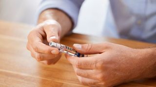 Vetter ha alcanzado nuevos hitos en el desarrollo actual del tapón para jeringas V-OVS next. (Imagen:Vetter Pharma)