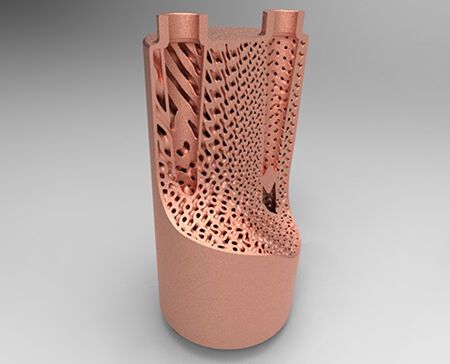 Der Wärmetauscher besitzt additiv gefertigte Mikrokanalstrukturen durch Laserschmelzen. Sein bio-inspiriertes Design beruht auf multidisziplinärer topologischer Optimierung und Simulation mit maschinellem Lernen. Durch die größere Oberfläche bei gleichem Volumen wird eine thermische Effizienzsteigerung erzielt.  (Bild: Aidro/ Purmundus Challenge)