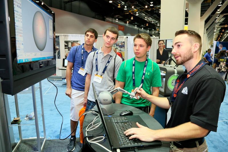 Prospects from the US manufacturing industry meet once every two years in Chicago at the biggest sectoral fair IMTS. (IMTS)