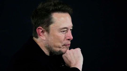 Bei Tesla in Grünheide hat man aufgrund des relativ hohen Krankenstands bei auffällig oft abwesenden Mitarbeitern Hausbesuche durchgeführt. Jetzt hat Elon Musk davon erfahren und will sich vor Ort über die Lage informieren ...(Bild:  Tesla)