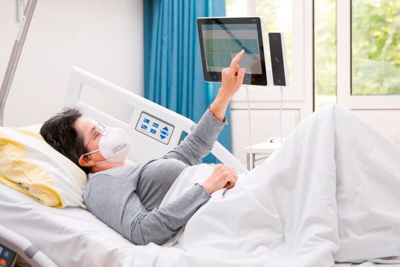 Patient*innen profitieren von den digitalen Anwendungen am Krankenhausbett