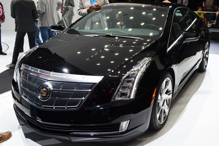 Zum ersten Mal in Deutschland zu sehen: das Cadillac-Mischhybrid-Coupé ELR. (Foto: Rehberg)