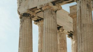 Nicht immer muss die 3-Säulen-Strategie auf einmal ausgerollt werden. Oft hilft es, zunächst die privaten LinkedIn Profile von Vertriebsmitarbeitern auszubauen.  (Bild: frei lizenziert)