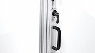 Schnellspanner von Ruwi: Aluminiumprofile können damit schnell und einfach werkzeuglos und sicher verbunden werden. (Ruwi)