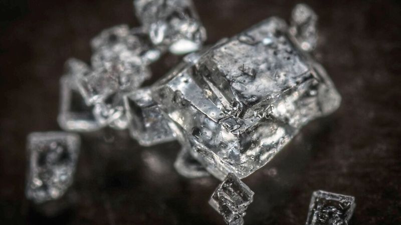 Je nach verwendetem Festelektrolyten unterscheiden sich Materialsysteme, Zellkonzepte und Produktionsprozesse von Festkörperbatterien erheblich.(Bild:  frei lizenziert / Pexels)