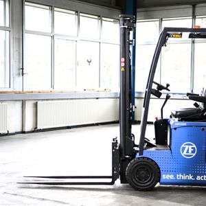 Weltpremiere für das Material Handling von morgen: Der ZF Innovation Forklift verknüpft intelligente mechatronische Systeme mit innovativem und vernetztem Datenmanagement. 