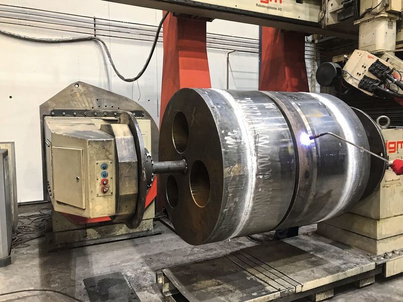 Jebens fertigte den Exzenterantrieb aus Blechen der Güte S235JR mit bis zu 210 Millimetern Dicke und einem Rohling aus 42CrMo4 QT. (Jebens)