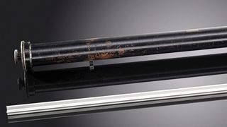 Ein Meter für die Welt: Jeder Mitgliedsstaat der Meterkonvention wurde mit einer Kopie des Ur-Meters versorgt. Die Kopie Nr. 23 (hier ausschnittsweise im Bild) war bis 1960 als nationale Kopie der Bundesrepublik Deutschland in Gebrauch.  (Bild: PTB)