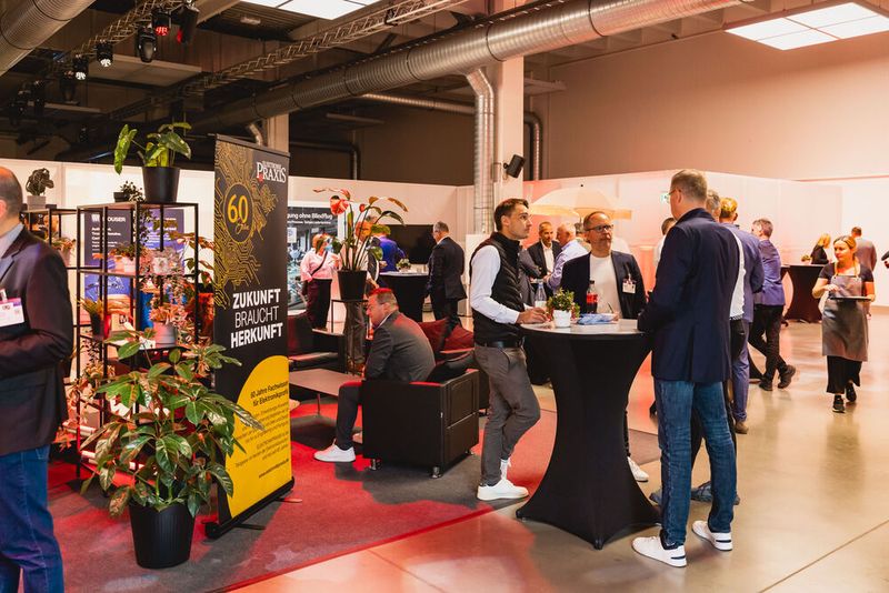 Impressionen vom 24. Würzburger EMS-Tag: Im Mittelpunkt standen aktuelle Branchenthemen, praxisnahe Impulse und insbesondere der persönliche Austausch innerhalb der EMS-Community. (Bild: Stefan Bausewein)