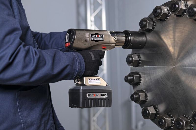 Optimal für den P003286 ausgelegt sind die Schrauber der LiON GUN X Serie und der LST.  (Bild: Hytorc)
