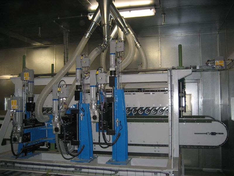 60 Servoantriebe auf über 100 Quadratmetern Fläche, das bietet die Fertigungsanlage für den Plattenzuschnitt eines holländischen Maschinenbauers. (Archiv: Vogel Business Media)