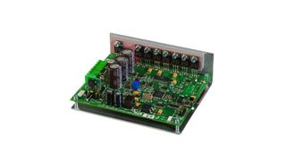 Der günstiger Einplatinen-Umrichter Easy Drive 4310 bietet im Vergleich zum Vorgängermodell mehr Leistung und eine zusätzliche USB-Schnittstelle. (Bild: Sycotec)